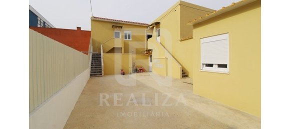 Gebäude in Seixal, Portugal, Nr. 145840 3