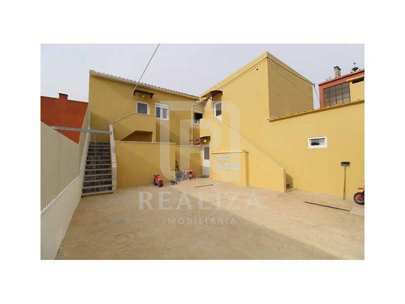 Gebäude in Seixal, Portugal, Nr. 145840