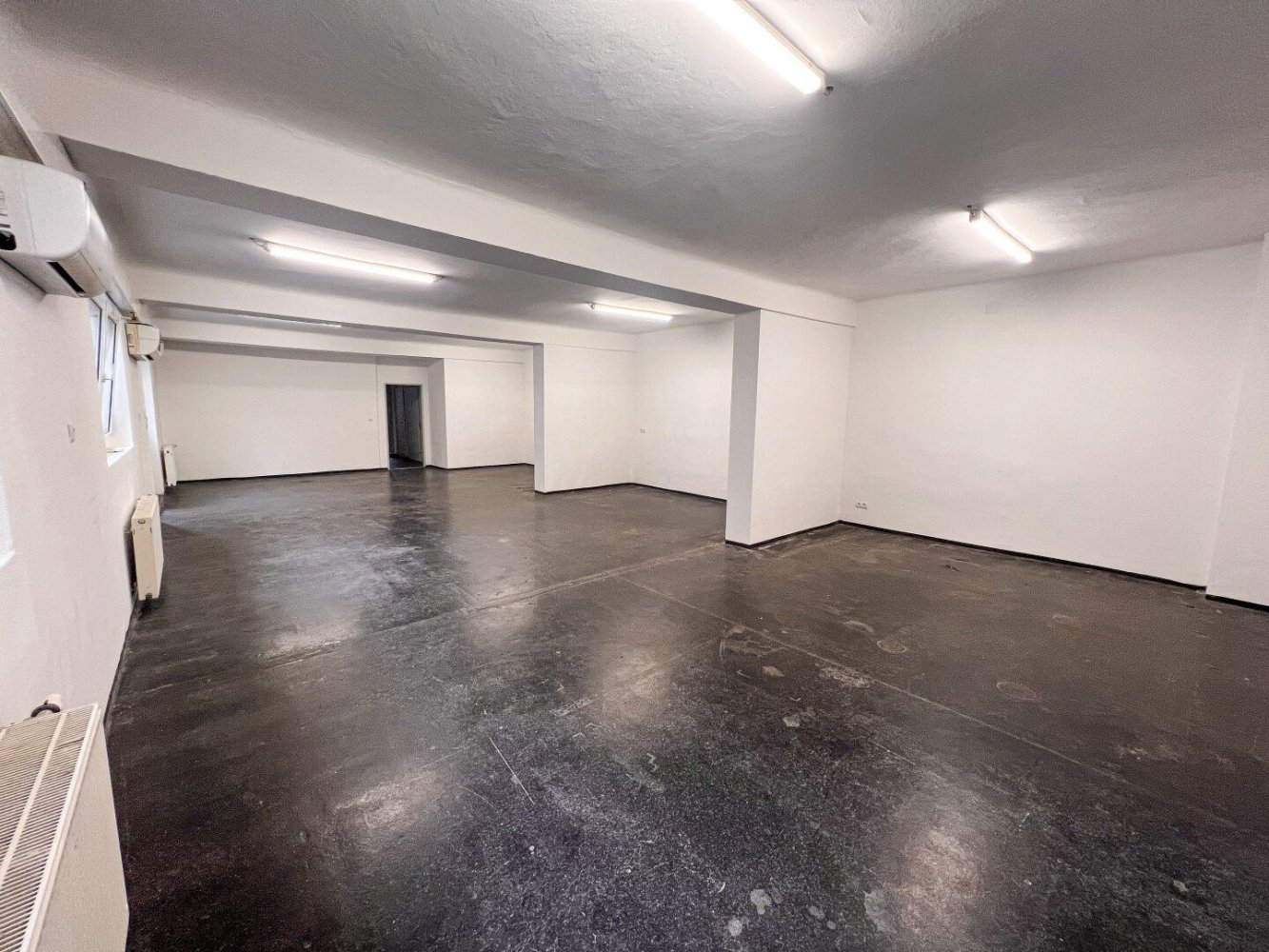  عقار تجاري في Lend, Austria 220متر مربع رقم 126991