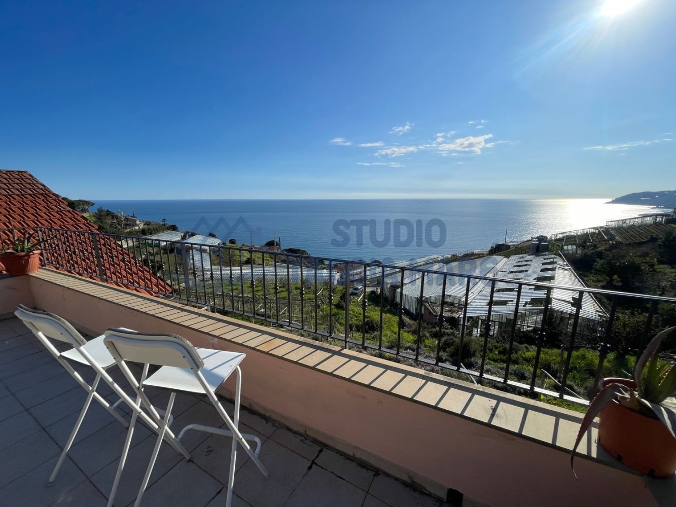 4-salle Villa à Sanremo, Italy No. 65013