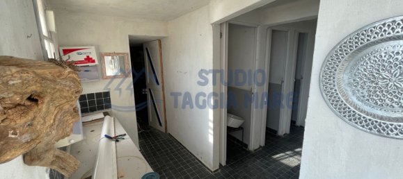 4-salle Villa à Sanremo, Italy No. 65013 31