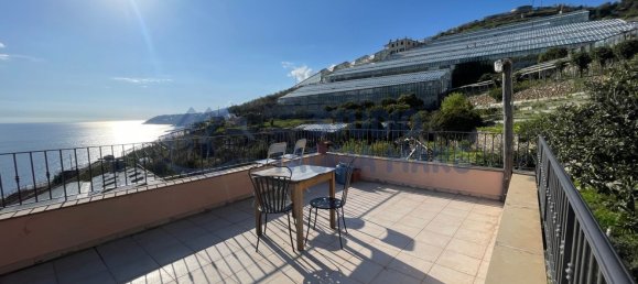 4-salle Villa à Sanremo, Italy No. 65013 3