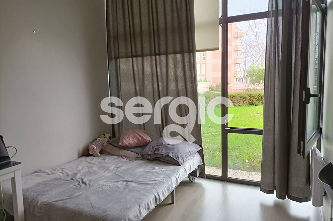 Studio in Orleans, France No. 91378