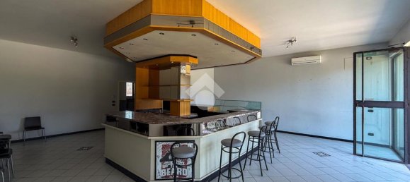 Imóvel comercial de 4 divisões em Casalmaggiore, Italy N.º 257659 14