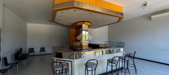 Imóvel comercial de 4 divisões em Casalmaggiore, Italy N.º 257659 4