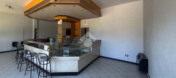 Imóvel comercial de 4 divisões em Casalmaggiore, Italy N.º 257659 3