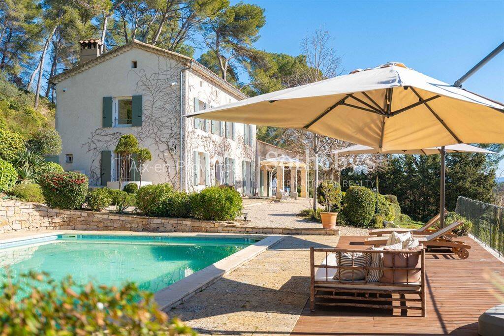 5 bedrooms Castles in Aix-en-Provence, France No. 317716