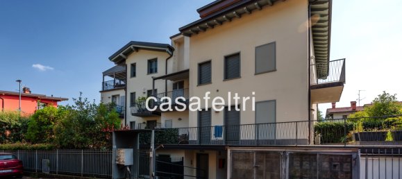 3 bedrooms Penthouse in Bergamo, Italy No. 293786 2