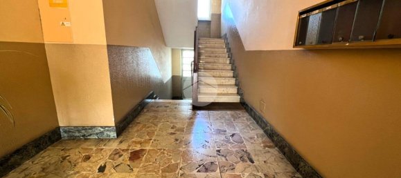 3 rooms Apartment in Turin, Italy No. 127928 3