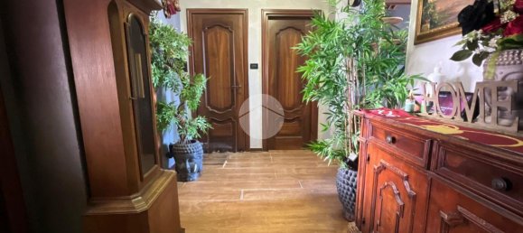 3 rooms Apartment in Turin, Italy No. 127928 4