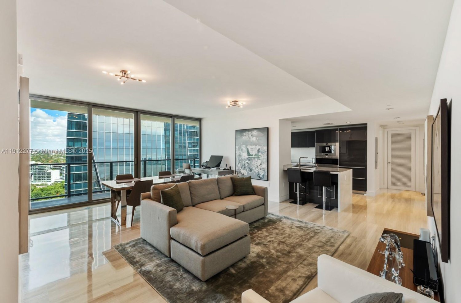 Propriedade comercial T2 em Miami, USA N.º 615823