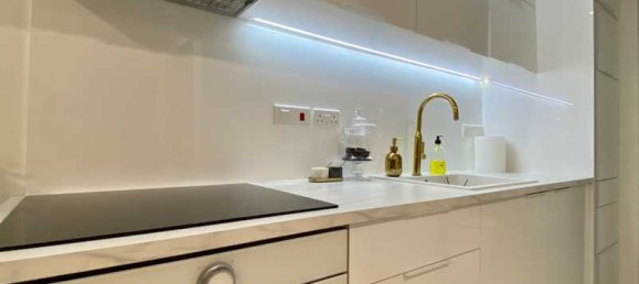 Коммерческая недвижимость с 7 спальнями в Лимассол, Кипр № 15052 9