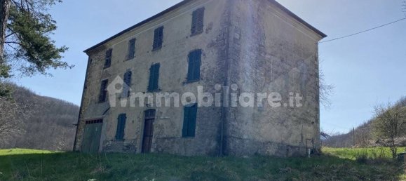 7 bedrooms House in Bedonia, Italy No. 258507 3