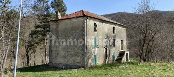 7 bedrooms House in Bedonia, Italy No. 258507 4