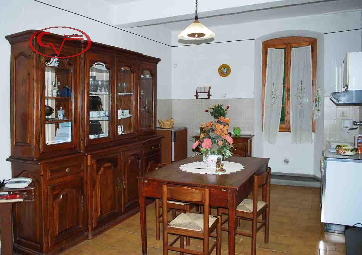 8 rooms Apartment in Laterina Pergine Valdarno, Italy No. 235105