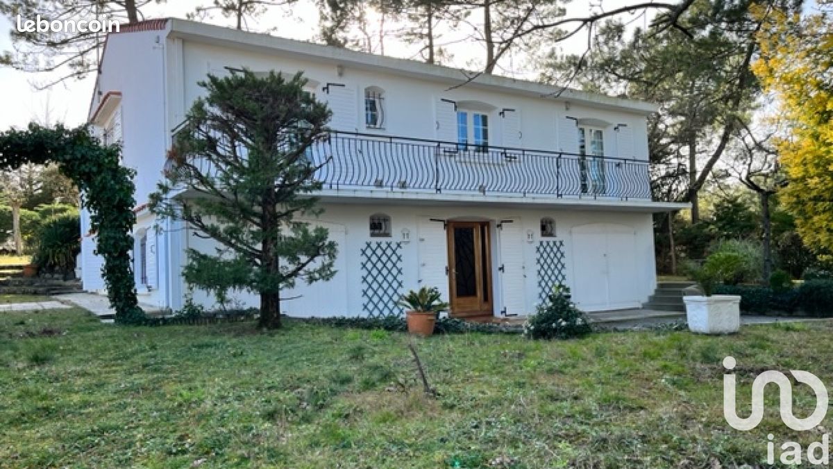 5 rooms House in Saint-Jean-de-Monts, France No. 103116