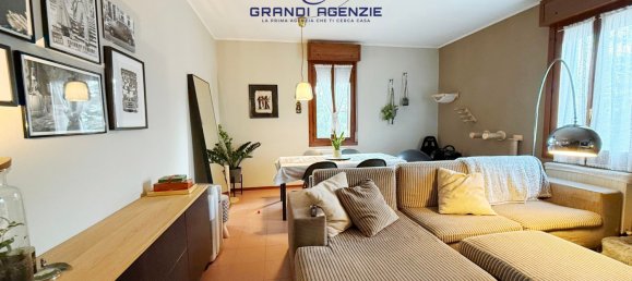 1 bedroom Apartment in Parma, Italy No. 22347 2