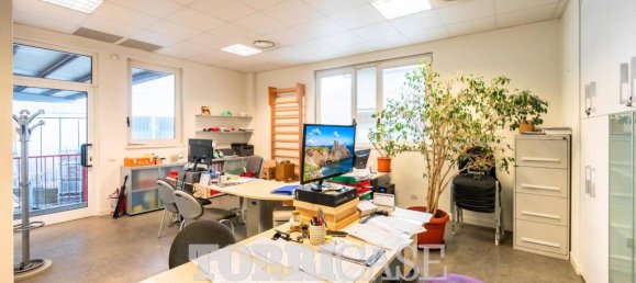 Almacén en Nembro, Italy 470 m² No. 129684 8