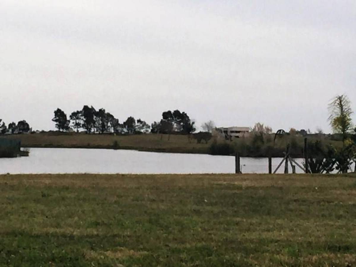  Land in Escobar, Argentina No. 115417