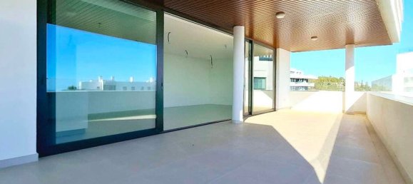 Квартира с 3 спальнями в Фуэнхирола, Испания № 179945 5