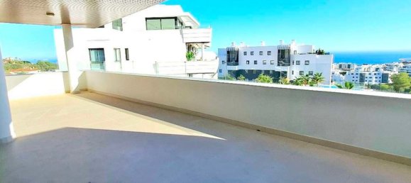 Квартира с 3 спальнями в Фуэнхирола, Испания № 179945 3