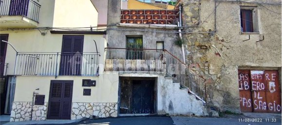 Дом с 1 спальней в Энна, Италия № 355420 4