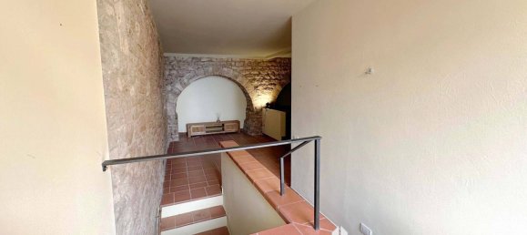 Apartamento de 2 dormitorios en Assisi, Italy No. 376462 5