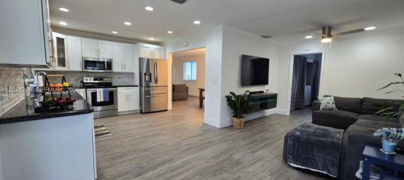 5 dormitorios villa en venta en Miami, Miami-Dade, Florida, USA № 615000 24