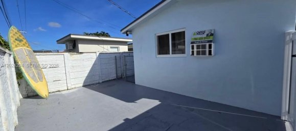5 dormitorios villa en venta en Miami, Miami-Dade, Florida, USA № 615000 8