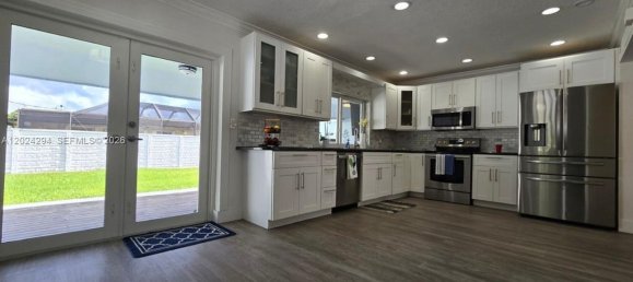 5 dormitorios villa en venta en Miami, Miami-Dade, Florida, USA № 615000 11