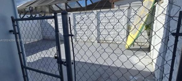 5 dormitorios villa en venta en Miami, Miami-Dade, Florida, USA № 615000 9
