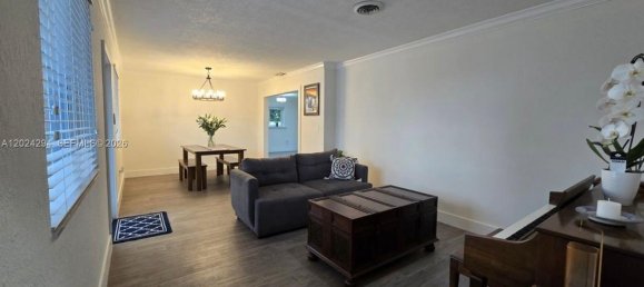 5 dormitorios villa en venta en Miami, Miami-Dade, Florida, USA № 615000 21