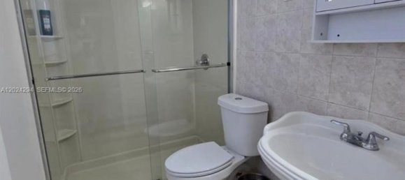 5 dormitorios villa en venta en Miami, Miami-Dade, Florida, USA № 615000 5