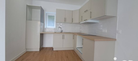 2 bedrooms House in Chartres, France No. 223450 2