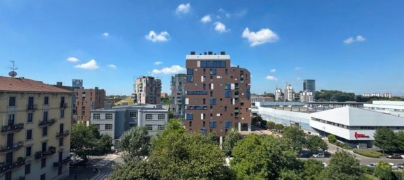 3 bedrooms Apartment in Milan, Italy No. 362278 2