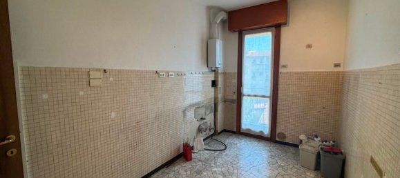 3 bedrooms Apartment in Milan, Italy No. 362278 10