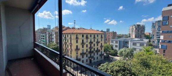 3 bedrooms Apartment in Milan, Italy No. 362278 26
