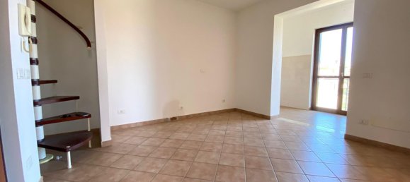 Dúplex de 3 dormitorios en Mentana, Italy No. 316668 4