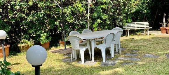 2 bedrooms Villa in Massa, Italy No. 215081 8