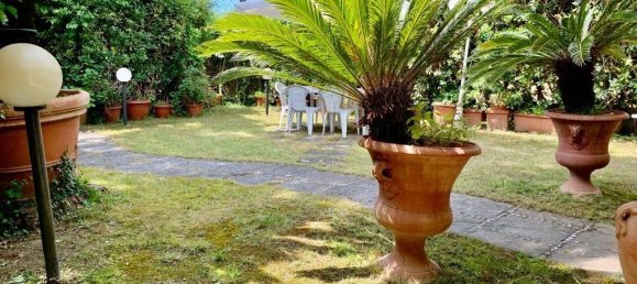 2 bedrooms Villa in Massa, Italy No. 215081 10