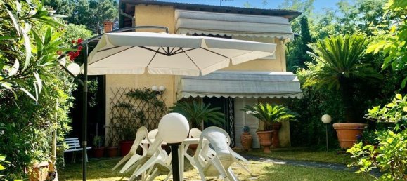 2 bedrooms Villa in Massa, Italy No. 215081 2