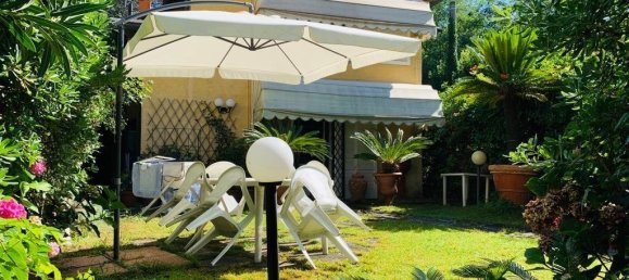 2 bedrooms Villa in Massa, Italy No. 215081 7