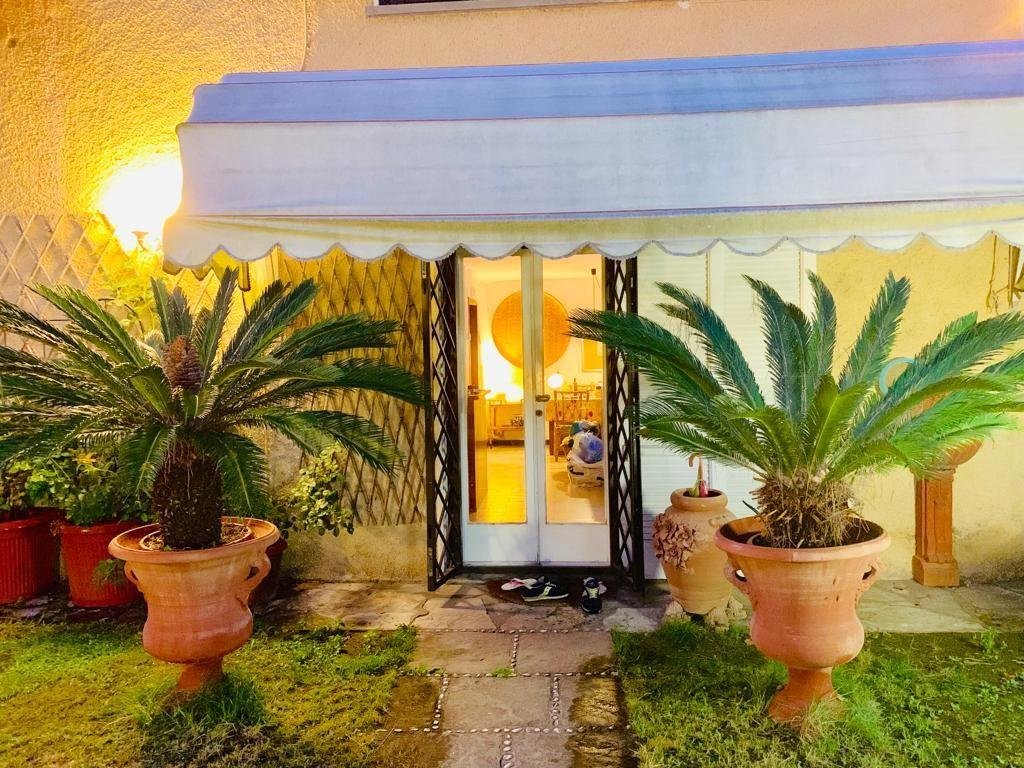 2 bedrooms Villa in Massa, Italy No. 215081