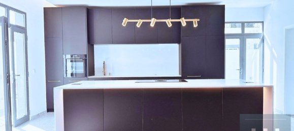 3 bedrooms House in Funchal, Portugal No. 144040 7