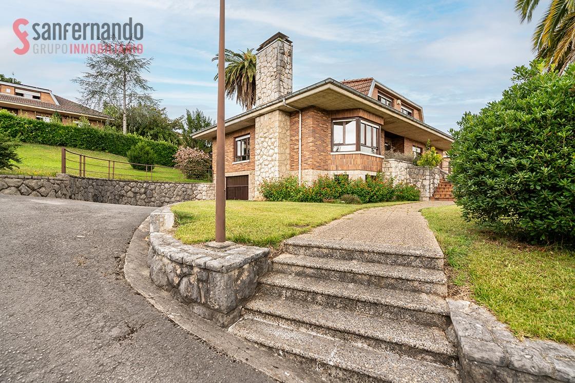 5 bedrooms House in Torrelavega, Spain No. 174470