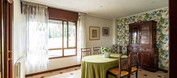 5 bedrooms House in Torrelavega, Spain No. 174470 9