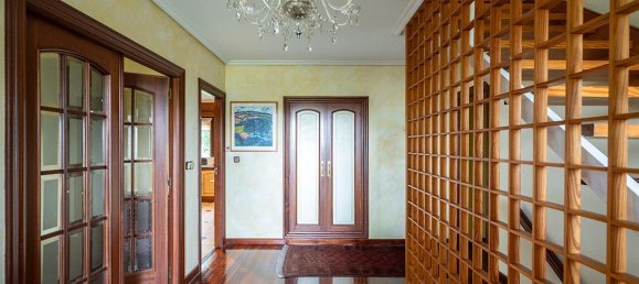 5 bedrooms House in Torrelavega, Spain No. 174470 5