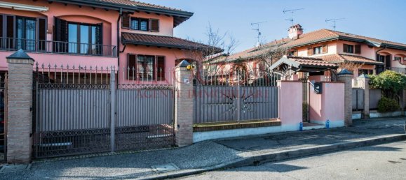 Вилла с 3 спальнями в Новильо, Италия № 331273 4