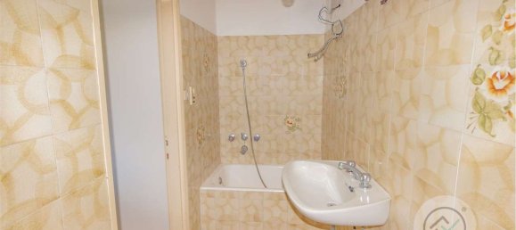 3-Zimmer Wohnung in Marchirolo, Italy, Nr. 267495 8