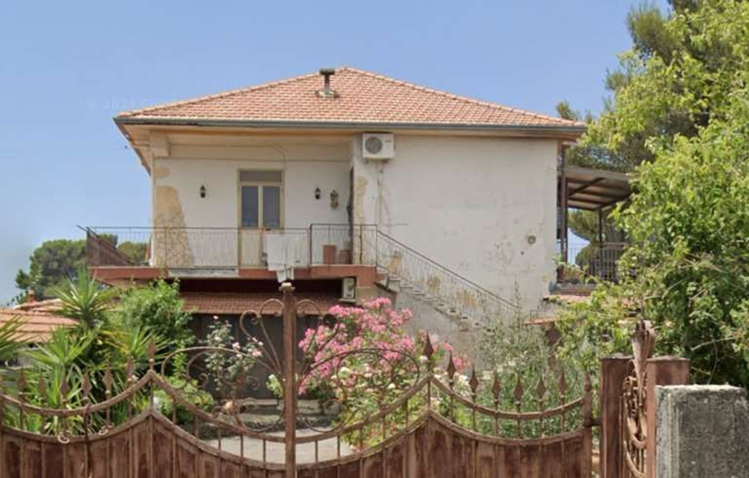 3 rooms Apartment in Nicolosi, Italy No. 51990